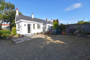 ** UNDER OFFER WITH MAWSON COLLINS **  3 Valona Place Le Vallon